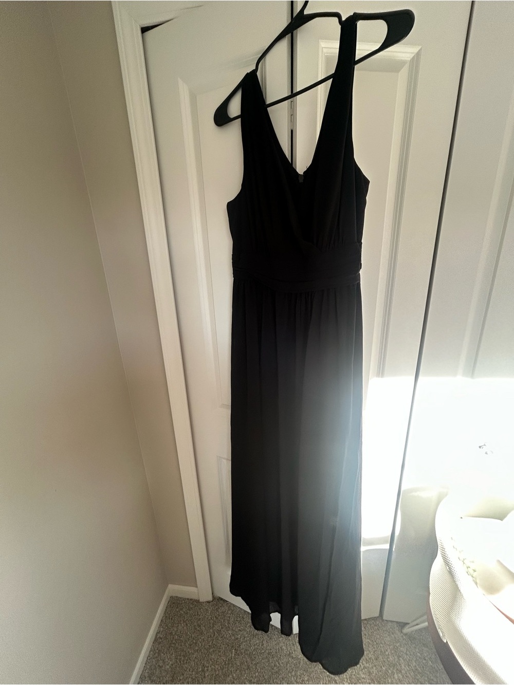 Lulu's Black Sleeveless V-Neck Maxi Dress